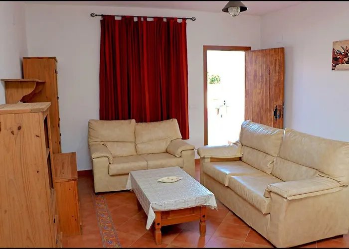 En Complejo Con Piscina * كونيل ذي لا فرونتيرا